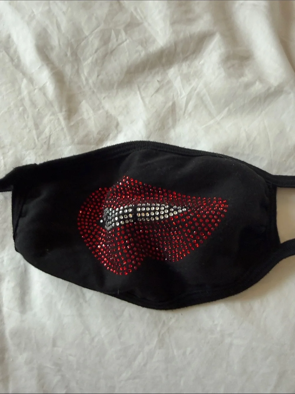Lauren Moshi kiss crystal face mask